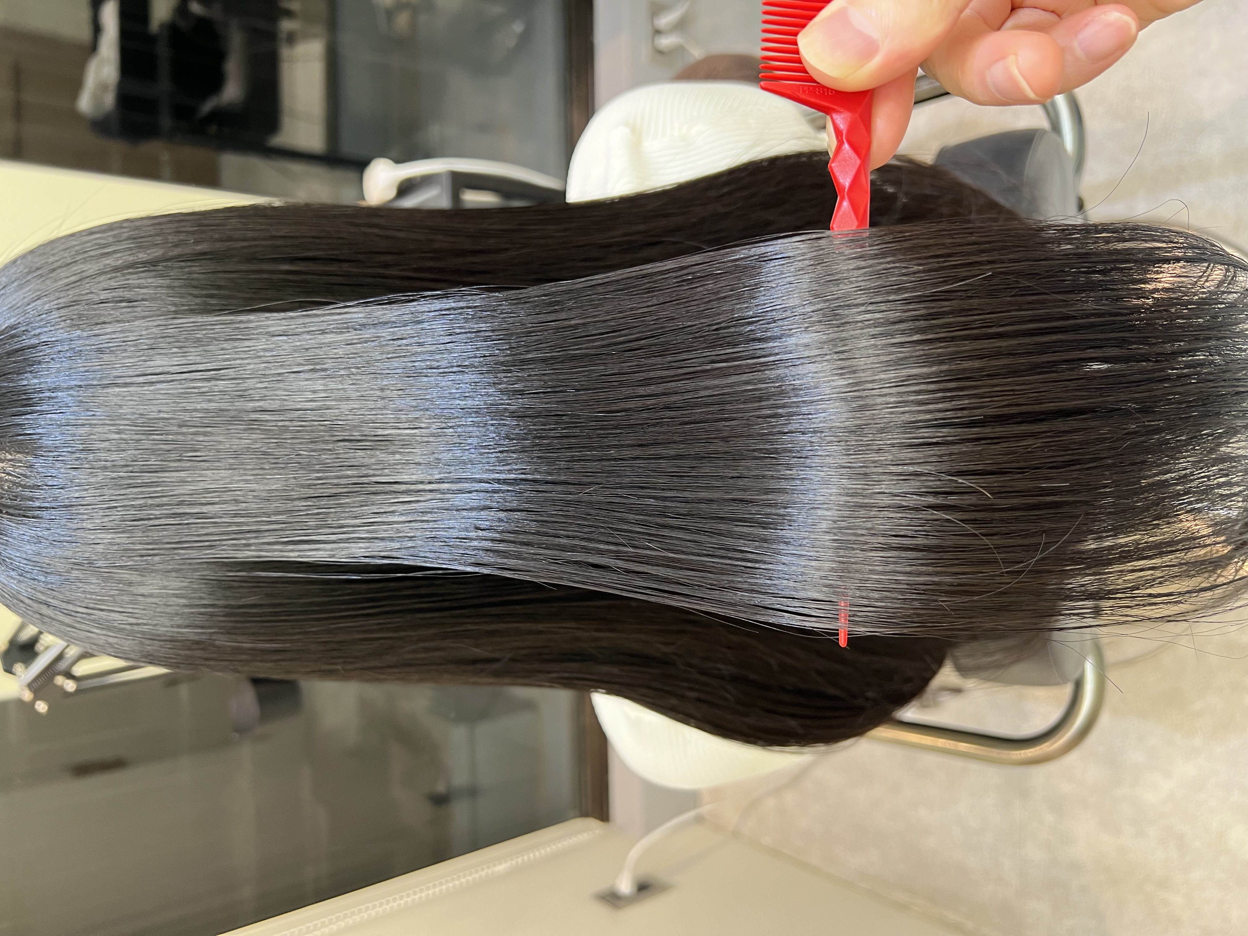 ダークカラーの艶髪